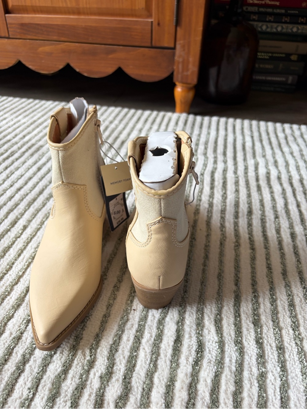 Universal Thread Cream Pointed-Toe Ankle Booties - Picture 3 of 8